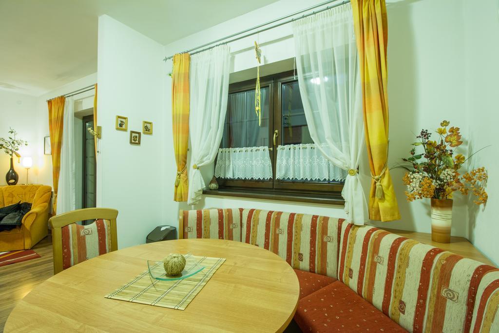 Vila Helena - Apartment Helena 2 루좀베로크 외부 사진